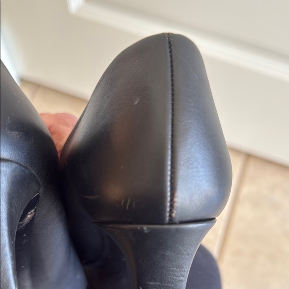 Gucci Sachalin Black Pumps with silver logo buckle 8m 38EU - Picture 9 of 16